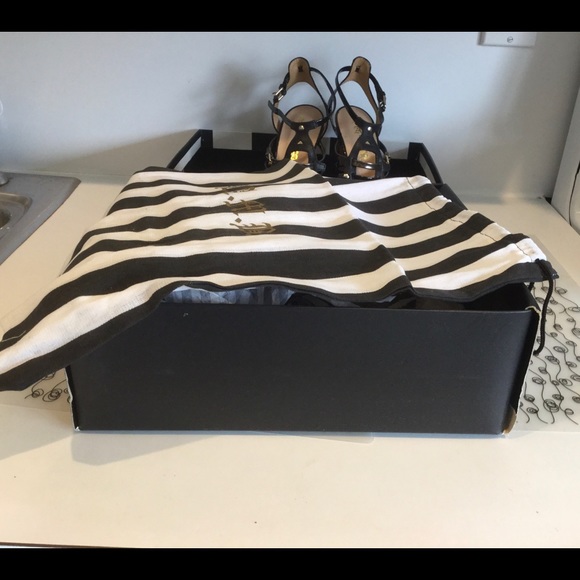 L. A. M. B. Ladonna Sandals Size 7 1/2 Black NIB - Picture 8 of 12